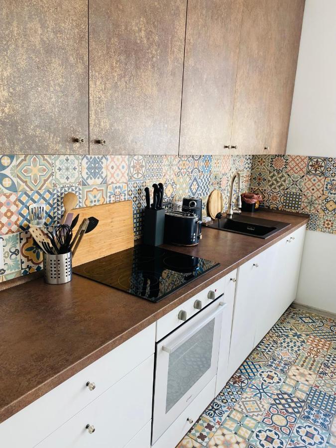 Residence Park Lovely Apartman With Private Parking Kysucke Nove Mesto Экстерьер фото